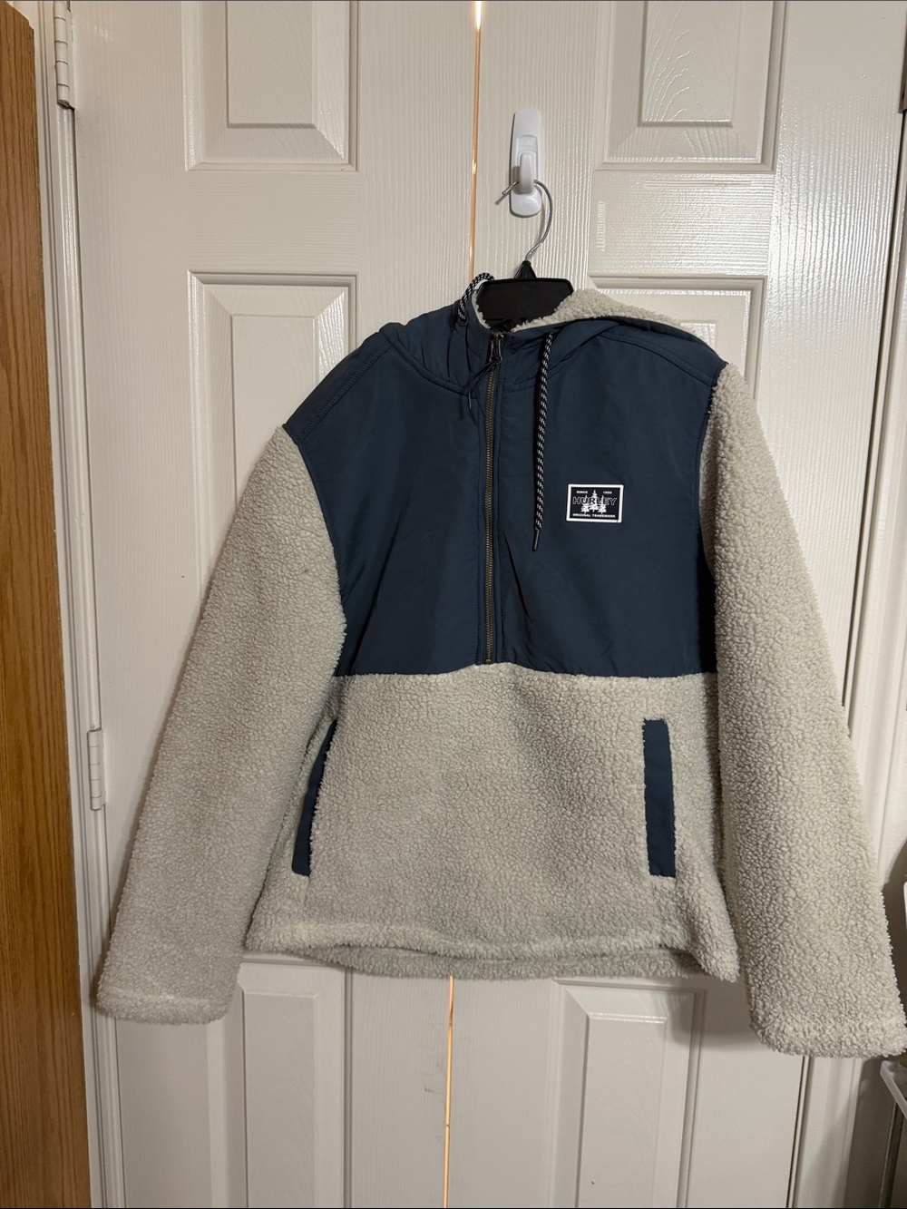 Hurley Two-Tone Sherpa Pullover Jacket - Navy & Cream